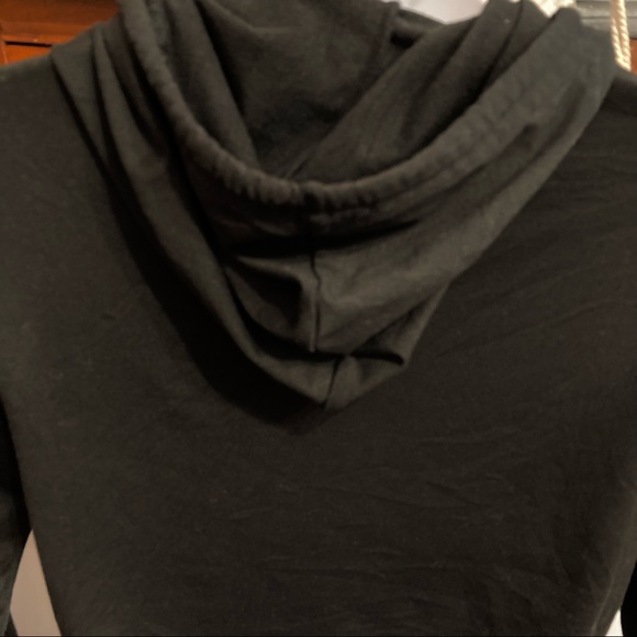 Streetwear Soc. | Cropped Hoodie - Picture 8 of 9